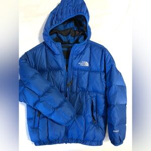 North face. Puffer jacket. Used. Good condition. Boys. Reversible.